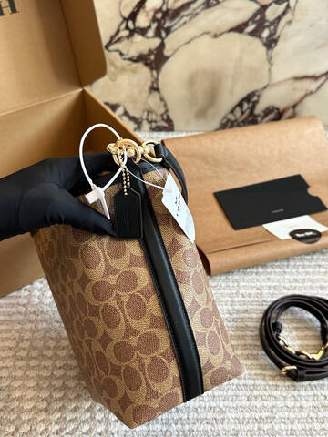 Coach Black shoulder bag Top Quality Replica