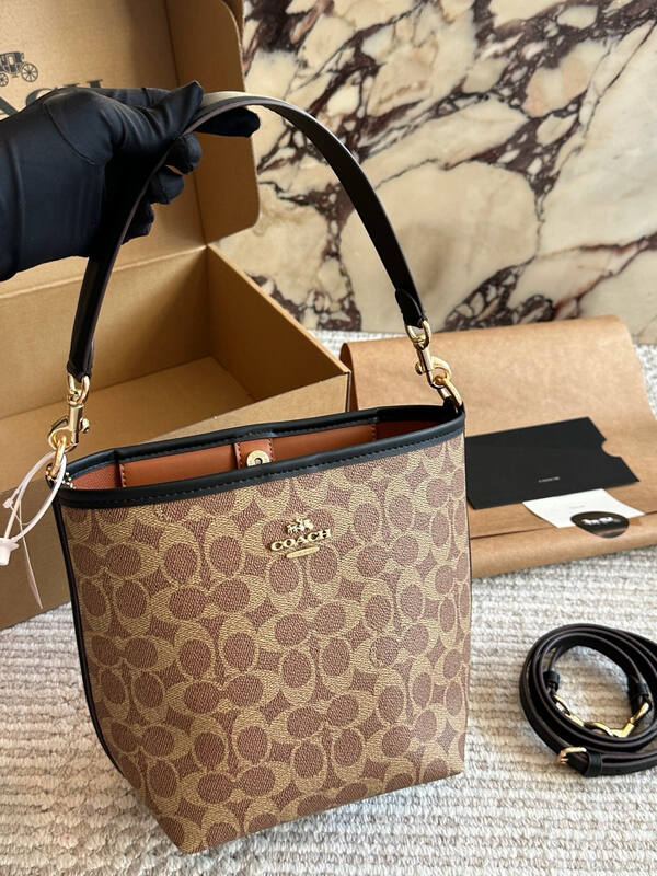 Coach Black shoulder bag — Top Quality Replica