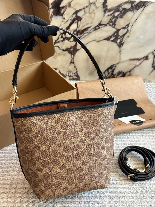 Coach Black shoulder bag — Top Quality Replica