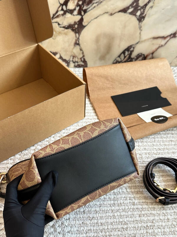 Coach Black shoulder bag — Top Quality Replica