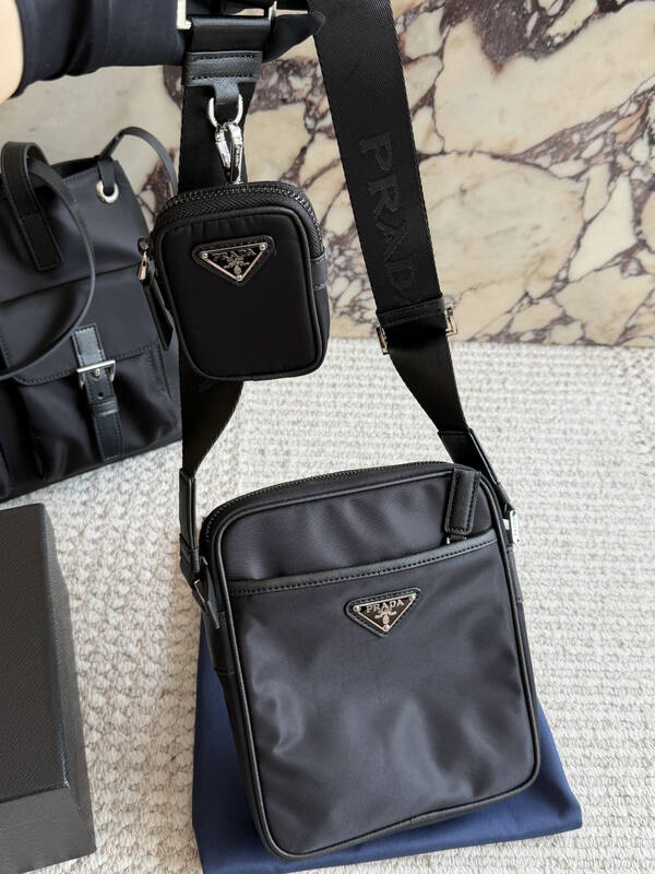 Prada Black shoulder bag — AAA Quality Replica