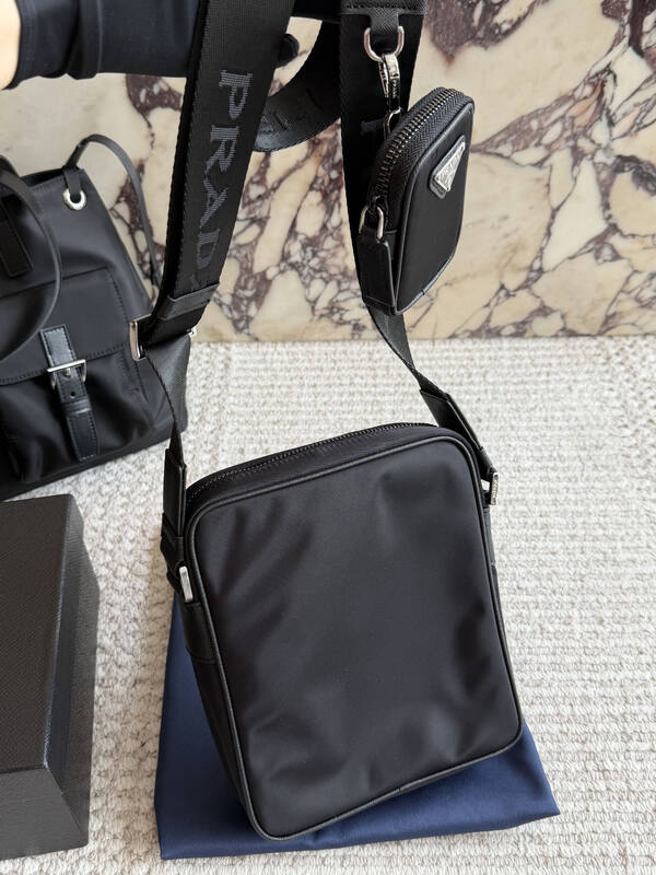Prada Black shoulder bag — AAA Quality Replica
