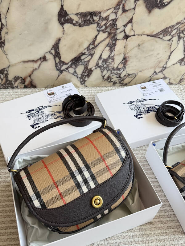 Burberry Black shoulder bag — AAA Quality Replica