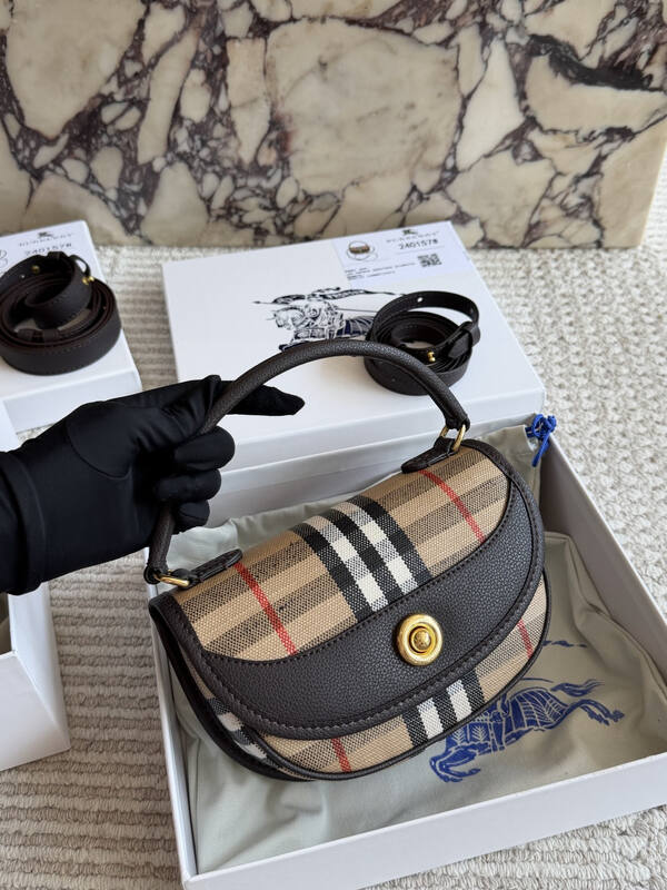 Burberry Black shoulder bag — AAA Quality Replica
