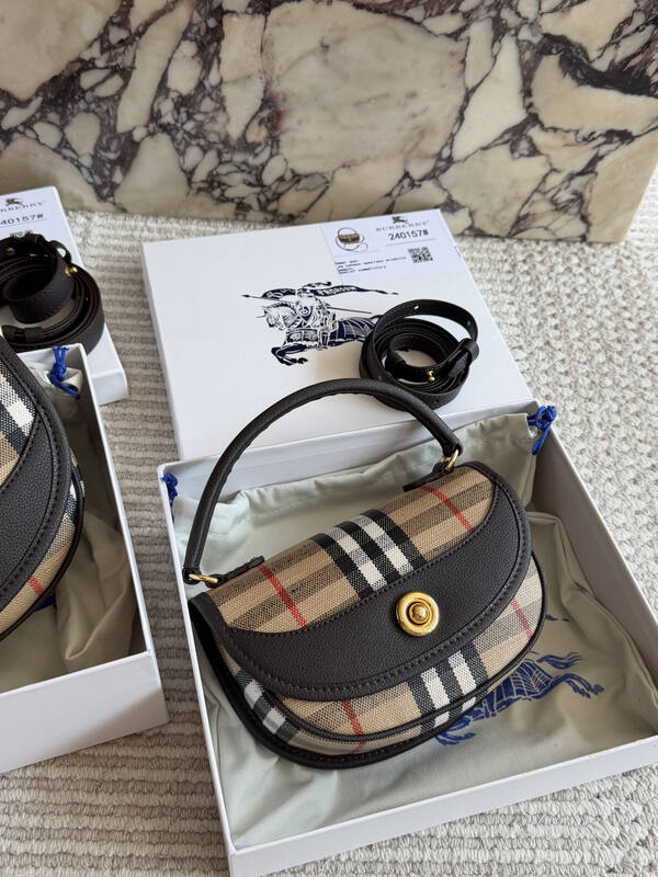 Burberry Black shoulder bag — AAA Quality Replica