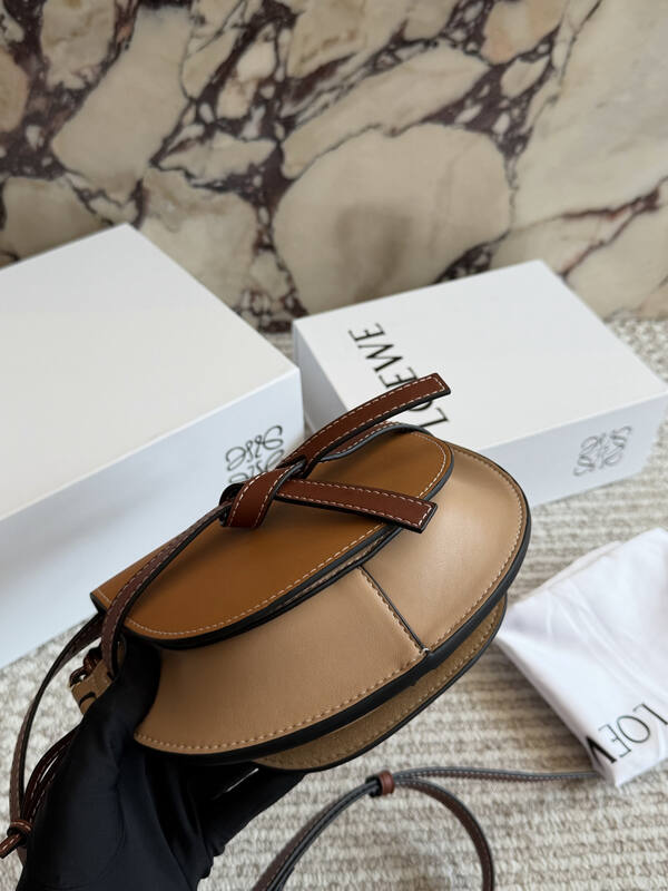 Loewe Calfskin shoulder bag — 1:1 Replica