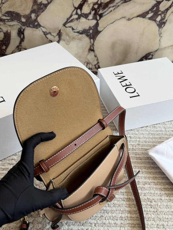 Loewe Calfskin shoulder bag — 1:1 Replica