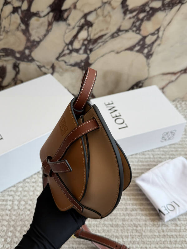 Loewe Calfskin shoulder bag — 1:1 Replica