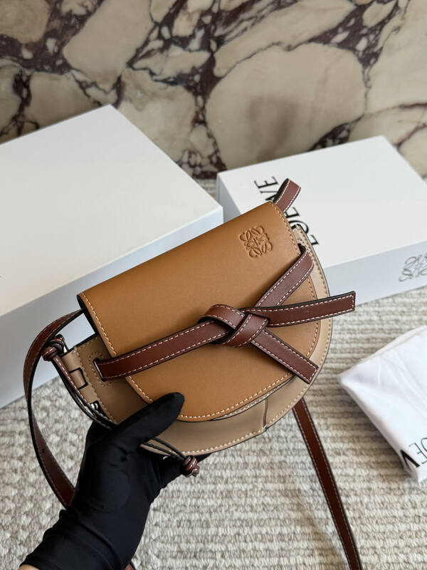 Loewe Calfskin shoulder bag — 1:1 Replica
