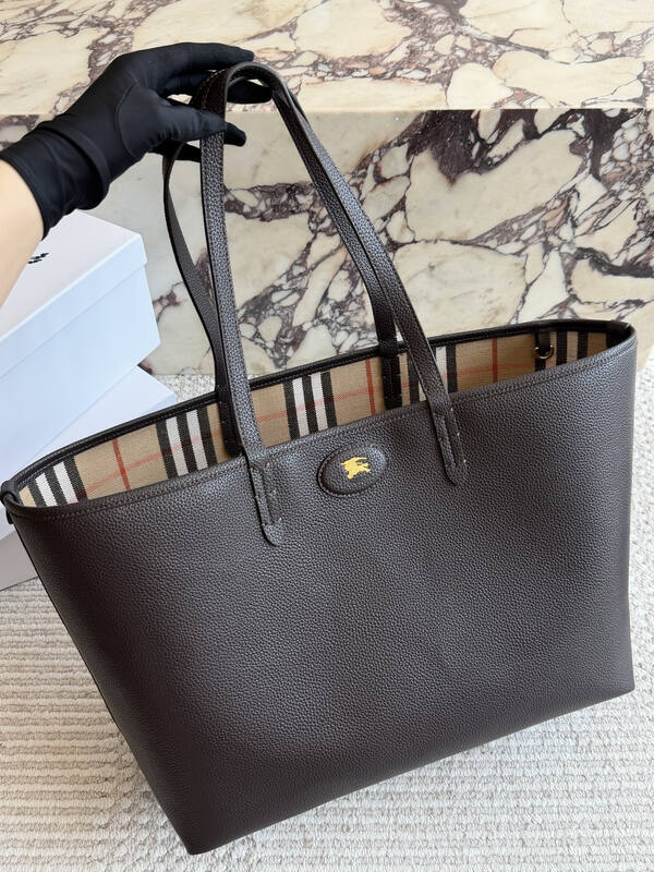 Burberry Black shoulder bag — Top Quality Replica
