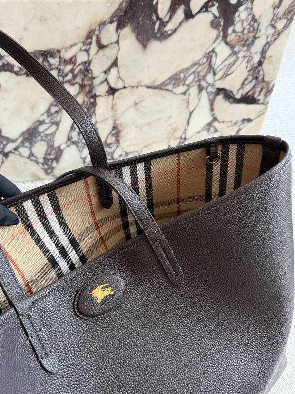 Burberry Brown shoulder bag — Top Quality Replica
