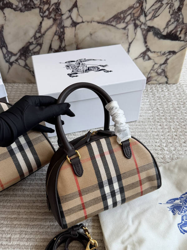 Burberry Brown shoulder bag — Top Quality Replica