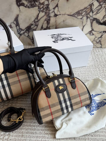 Burberry Brown 18x12cm shoulder bag Top Quality Replica