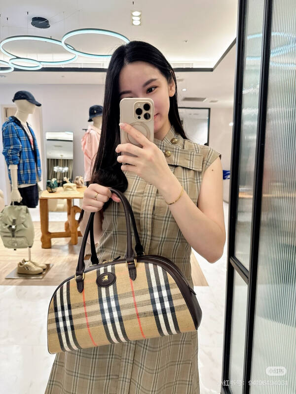 Burberry Brown shoulder bag — AAA Quality Replica