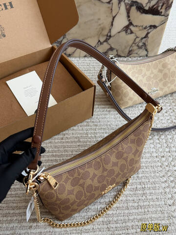 Coach Monogram 25x12cm shoulder bag 1 1 Replica