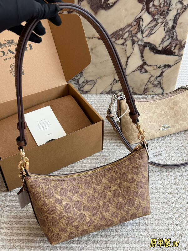 Coach Monogram shoulder bag — 1:1 Replica