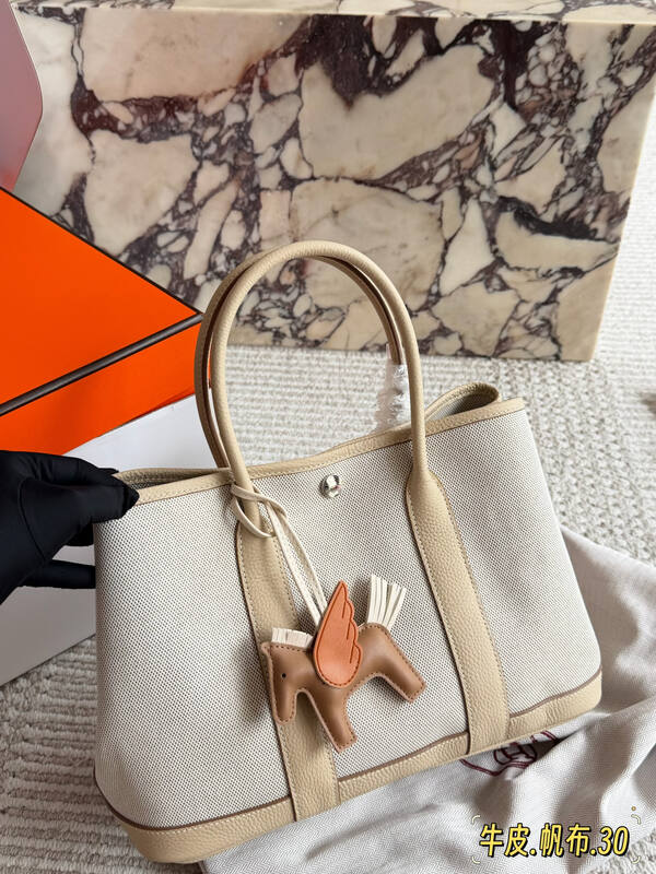 Loewe Black shoulder bag — Premium Replica