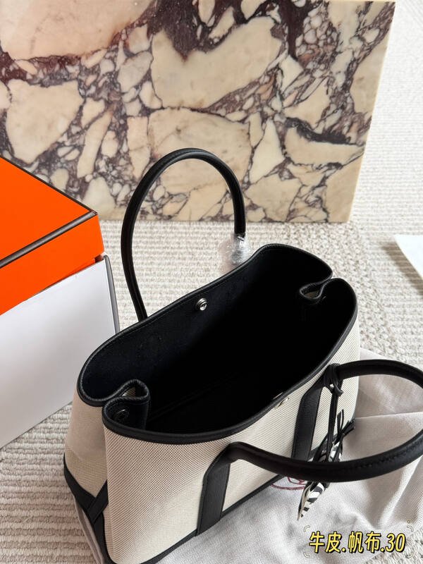 Loewe Black shoulder bag — 1:1 Replica