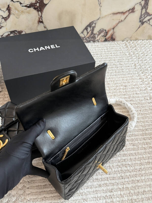 Chanel Black mini crossbody — Premium Replica