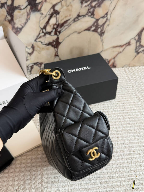 Chanel Hobo Black shoulder — Premium Replica
