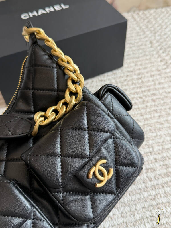 Chanel Hobo Black shoulder — Premium Replica