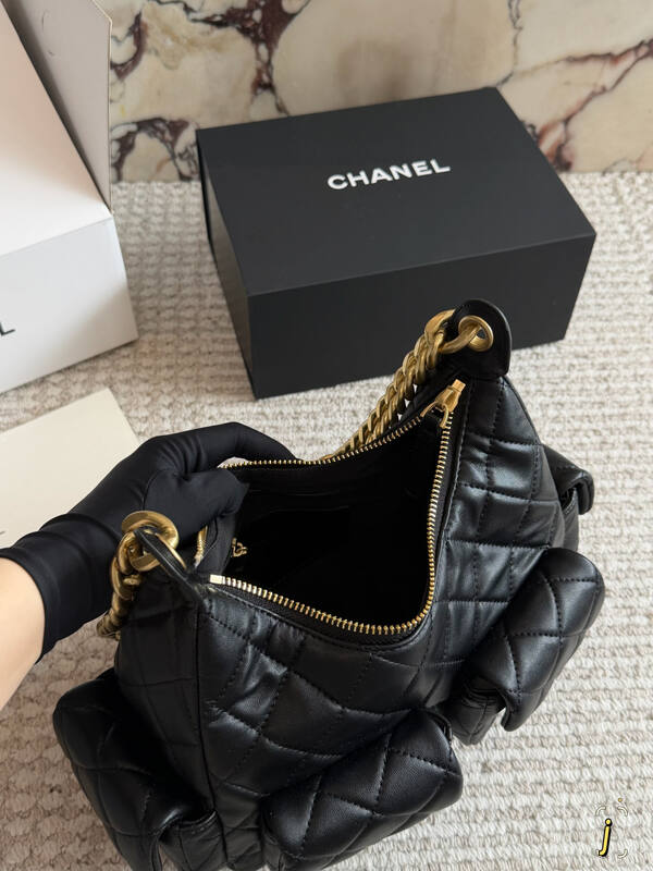 Chanel Hobo Black shoulder — Premium Replica