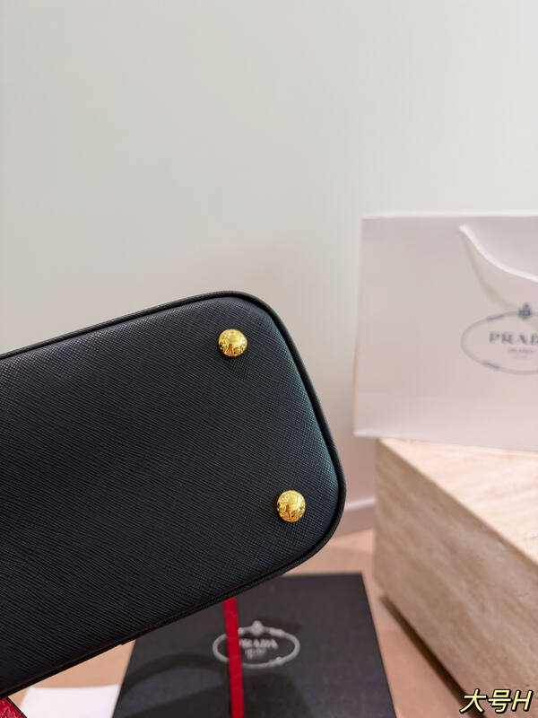 Prada Black 25x18x10cm shoulder bag — 1:1 Replica