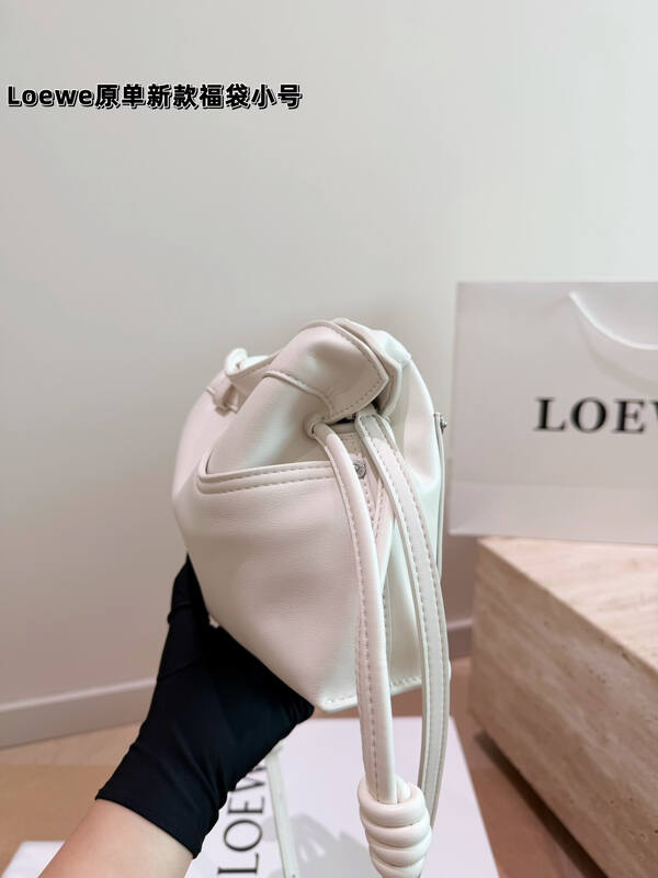 Loewe White 25x18x10cm shoulder bag — AAA Quality Replica