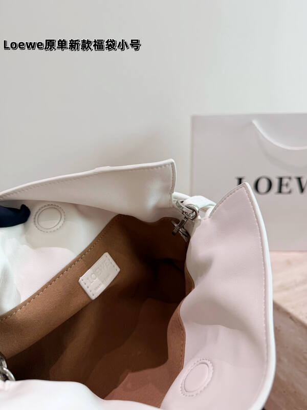 Loewe White 25x18x10cm shoulder bag — AAA Quality Replica