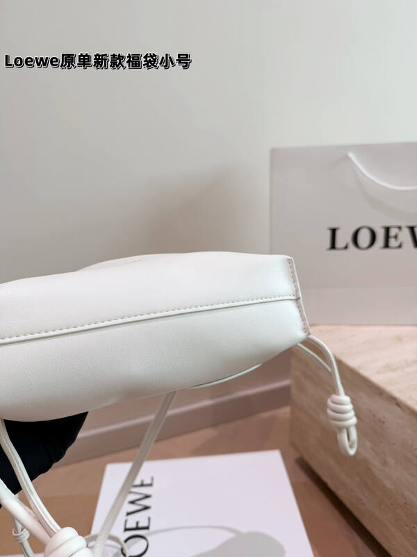 Loewe White 25x18x10cm shoulder bag — AAA Quality Replica