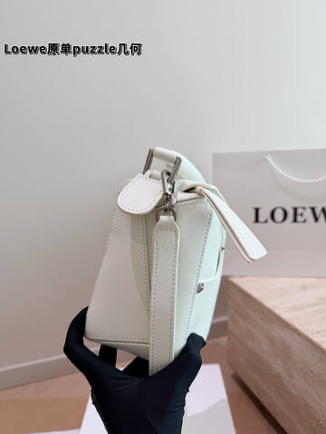 Loewe White 25x18x10cm shoulder bag AAA Quality Replica