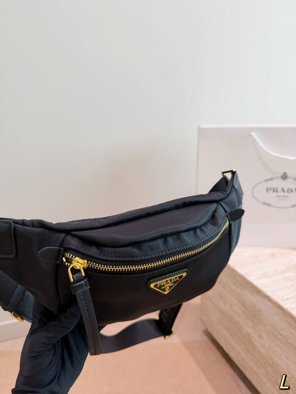 Prada Black shoulder bag — Top Quality Replica