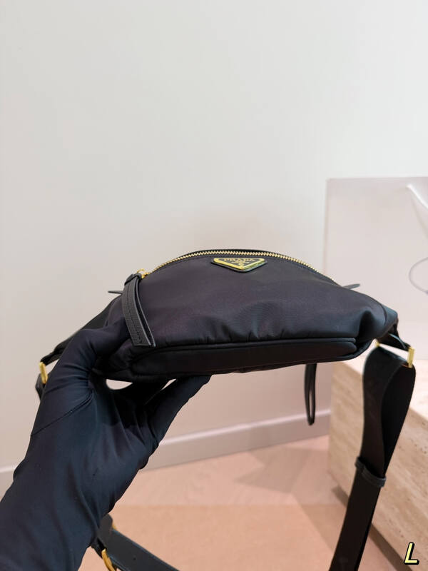 Prada Black shoulder bag — Top Quality Replica
