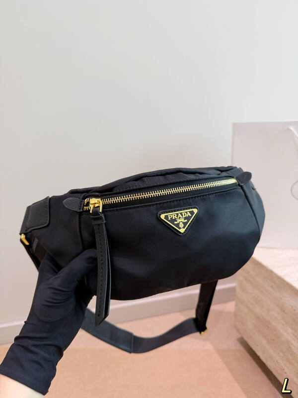 Prada Black shoulder bag — Top Quality Replica