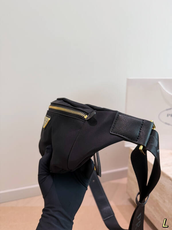 Prada Black shoulder bag — Top Quality Replica