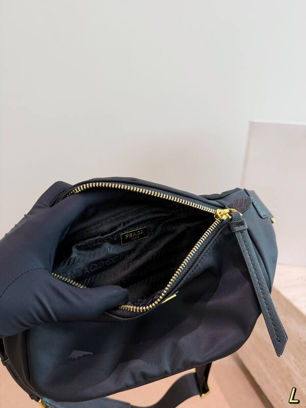 Prada Black shoulder bag — Top Quality Replica