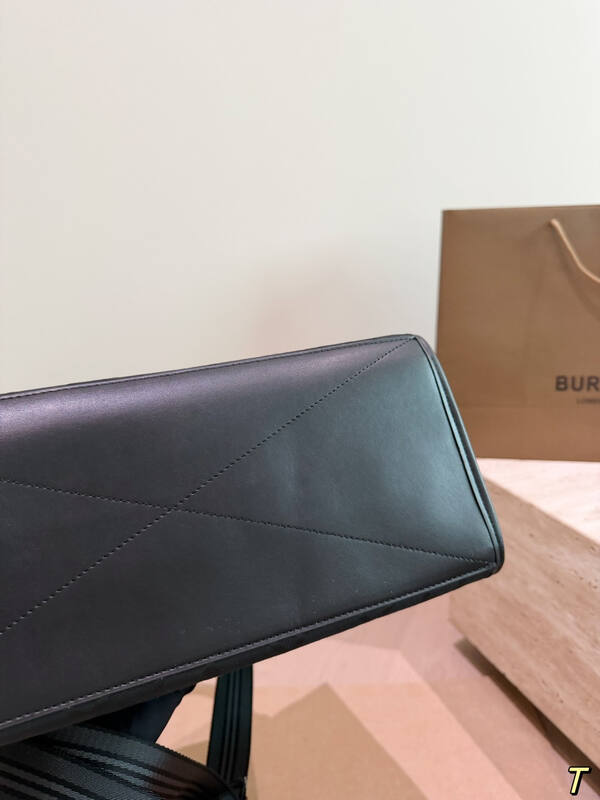 Burberry Monogram shoulder bag — 1:1 Replica