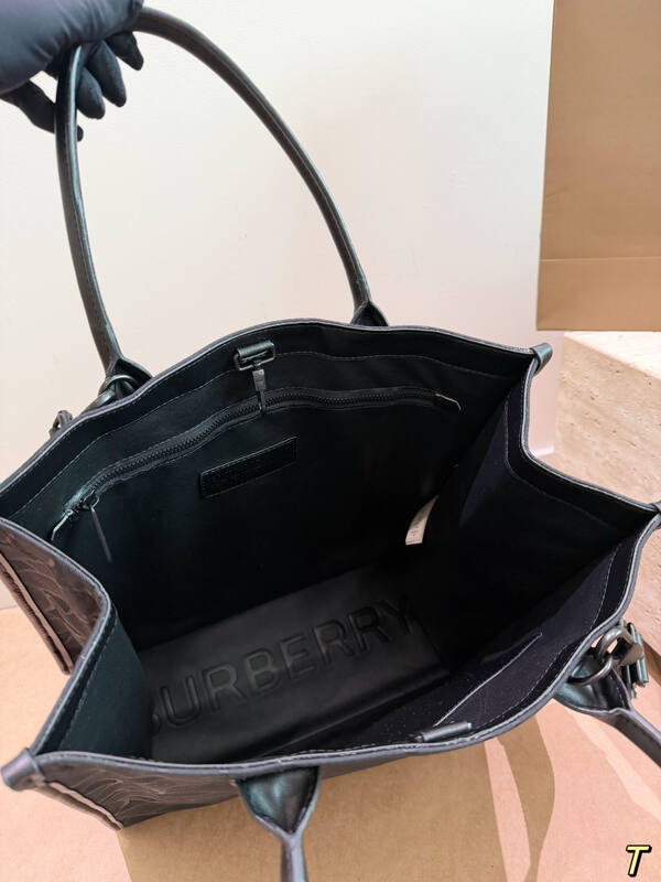Burberry Monogram shoulder bag — 1:1 Replica