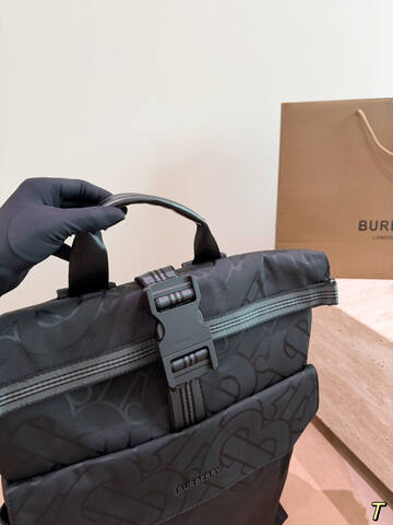 Burberry Monogram shoulder bag 1 1 Replica