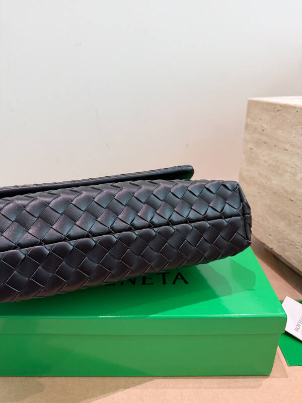 Bottega Veneta Black shoulder bag — Premium Replica