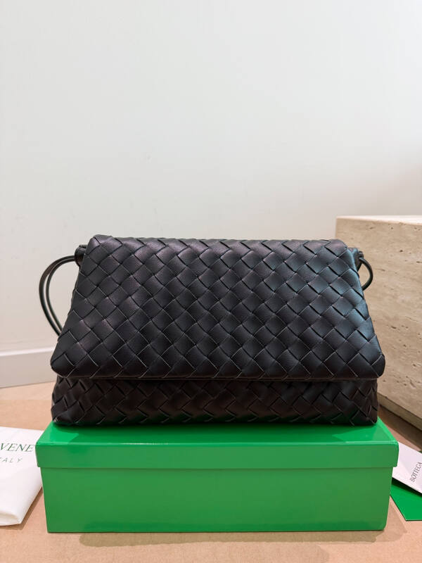 Bottega Veneta Black shoulder bag — Premium Replica