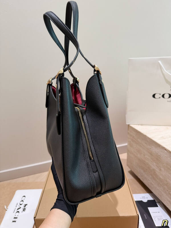 Coach Black shoulder bag — Premium Replica