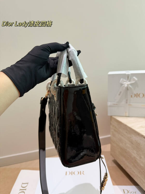 Dior Lady Black patent medium shoulder — Premium Replica