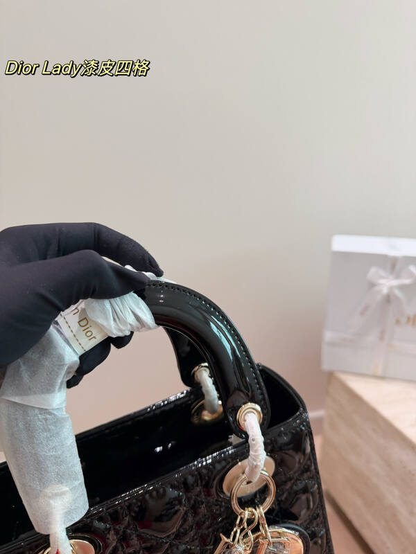 Dior Lady Black patent medium shoulder — Premium Replica