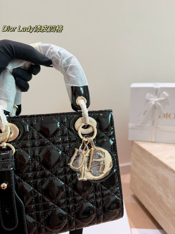Dior Lady Black patent medium shoulder — Premium Replica