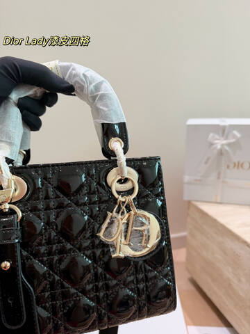 Dior Lady Black patent medium shoulder Premium Replica