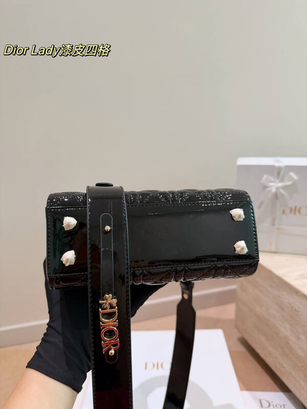 Dior Lady Black patent medium shoulder — Premium Replica