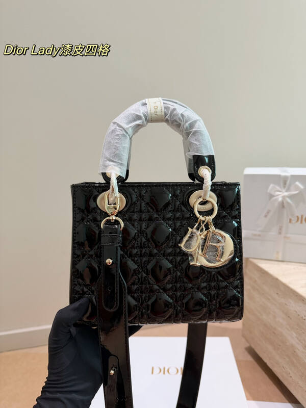 Dior Lady Black patent medium shoulder — Premium Replica
