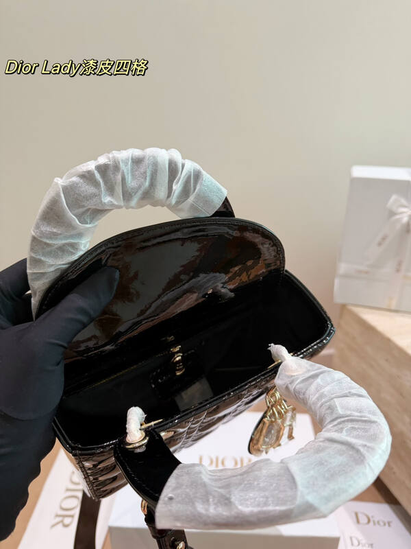 Dior Lady Black patent medium shoulder — Premium Replica
