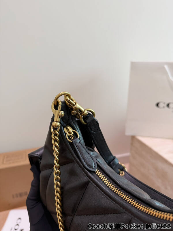 Coach Black shoulder bag — AAA Quality Replica
